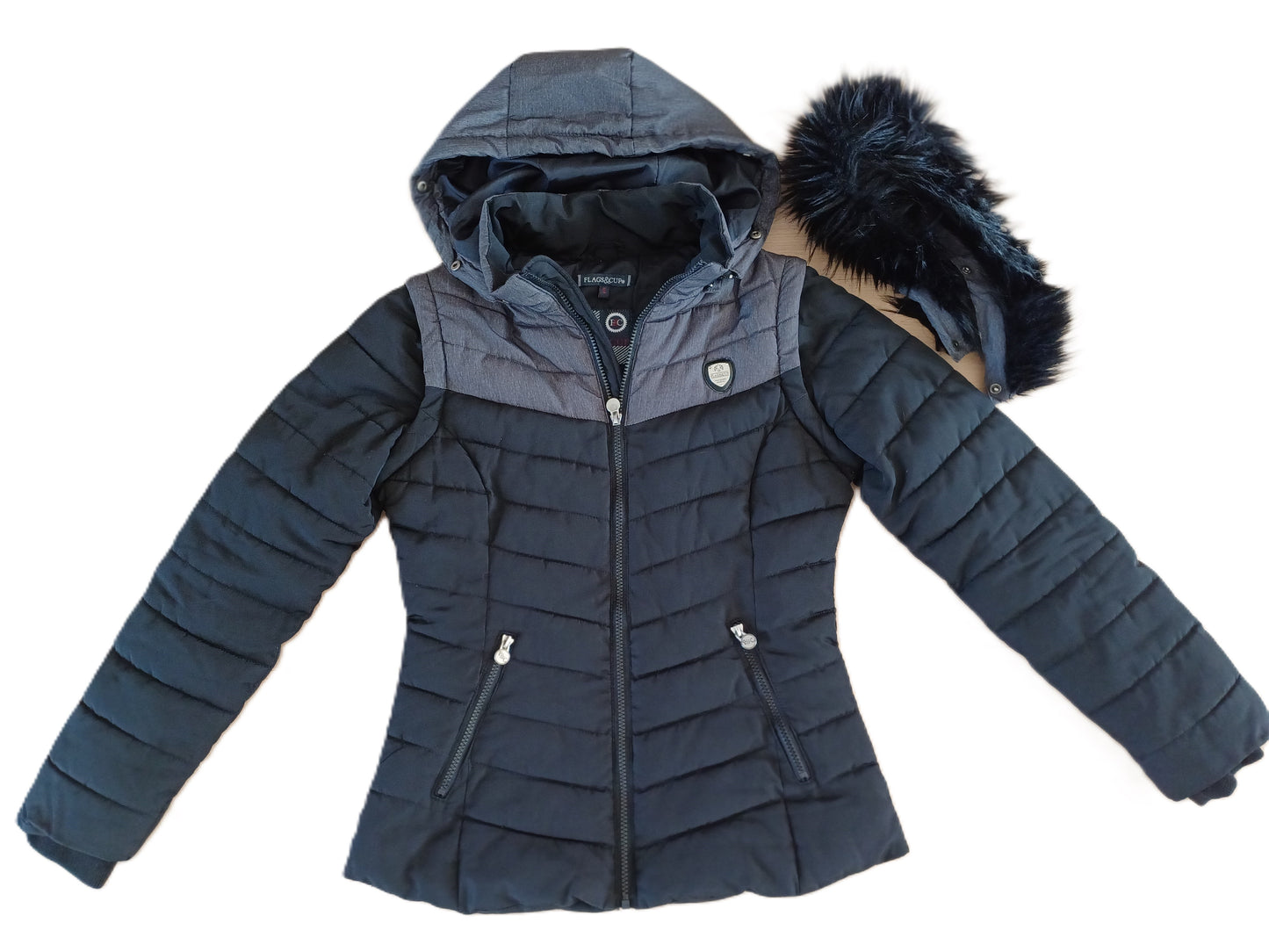Veste noire Flags&cup taille S moumoute du col & manches détachables