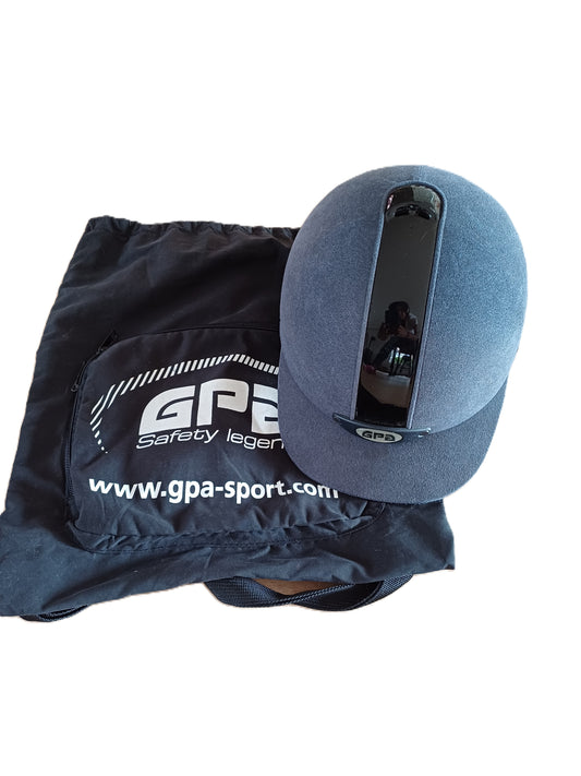 Bombe GPA gris & noir + sac de transport - T 56/57 - très confortable